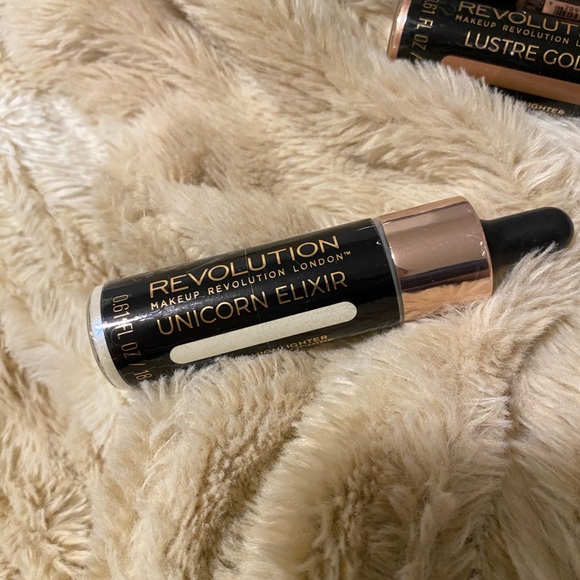 Makeup bundle. Unicorn Elixir Liquid Highlighter Set - Picture 2 of 4